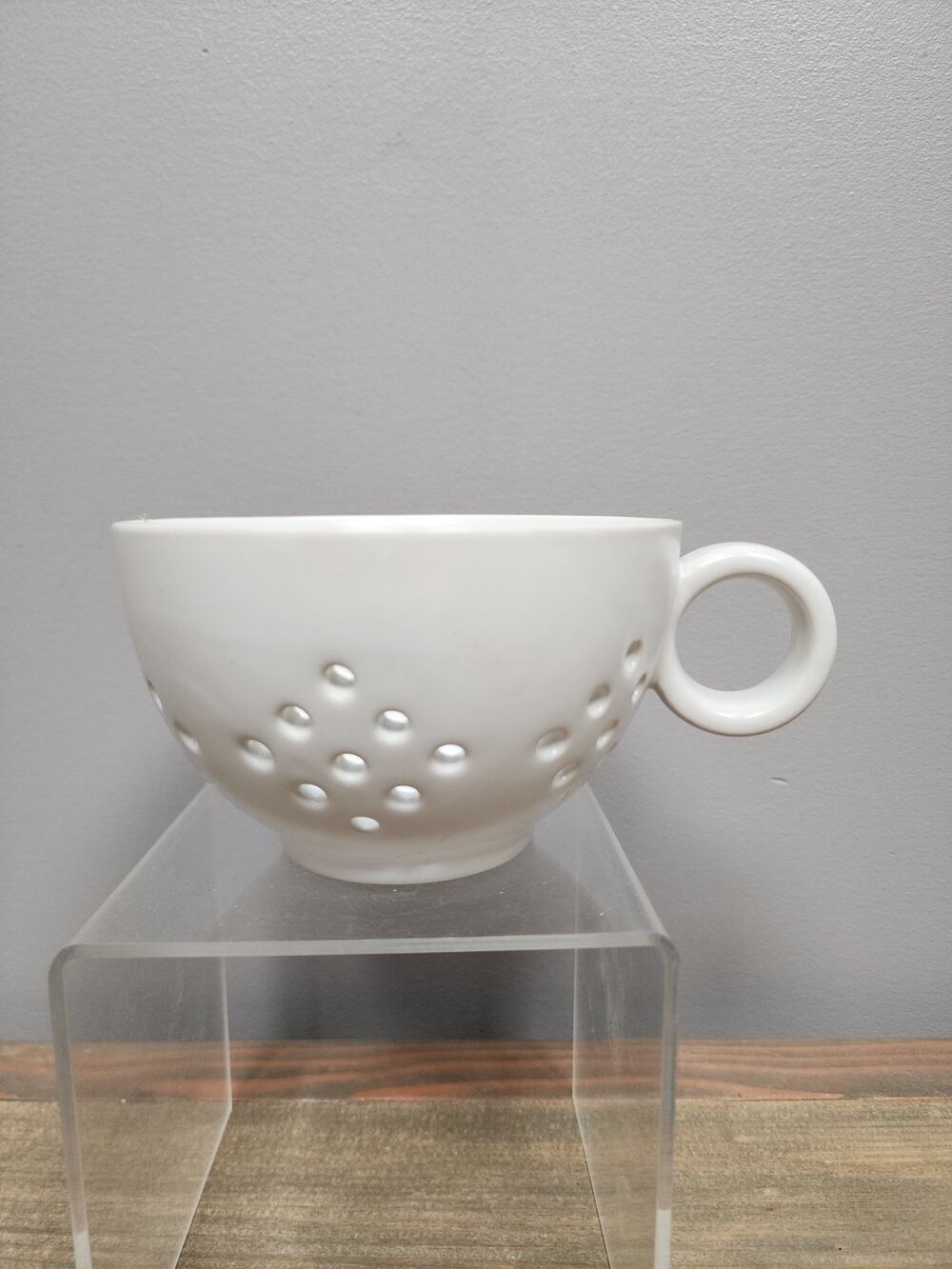 Crate And Barrel Ceramic Berry Colander Cup Strainer Mug Style White 4” Diameter